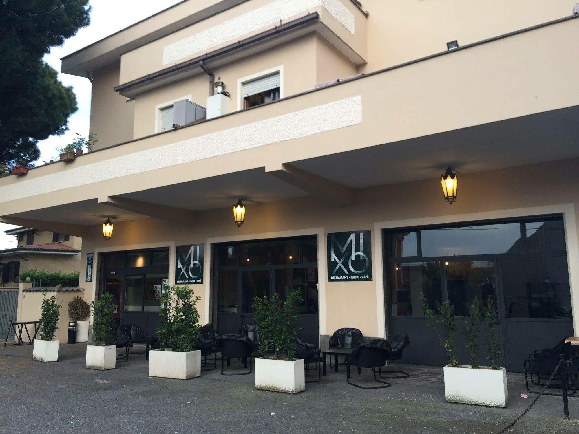 Metropolis Rooms&Services Fiumicino Kültér fotó