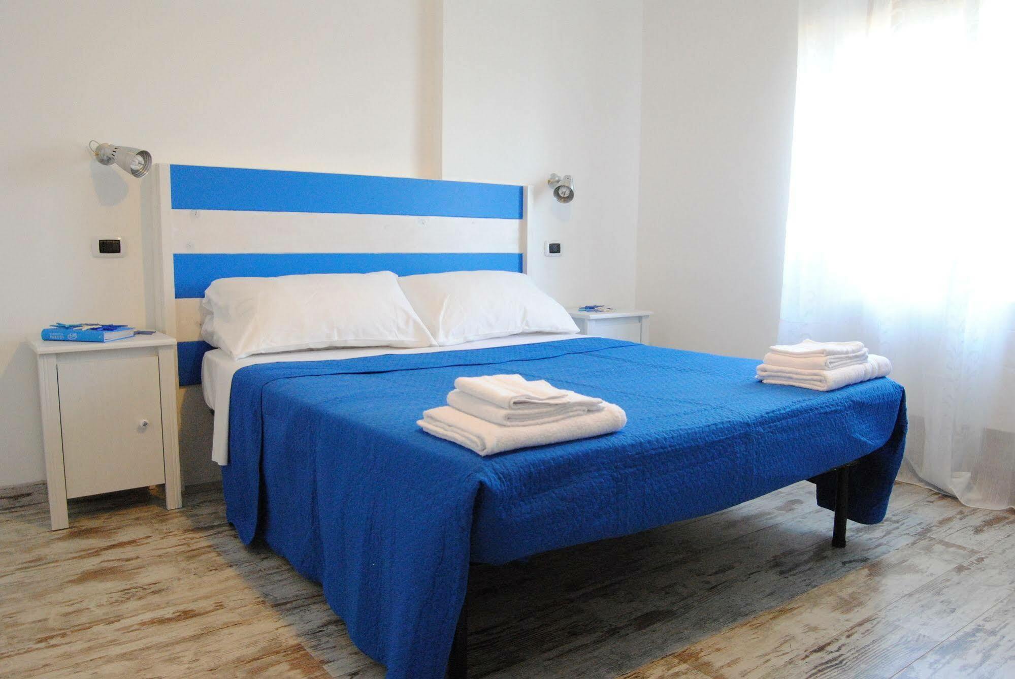 Metropolis Rooms&Services Fiumicino Kültér fotó